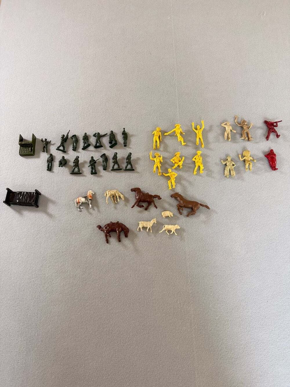 Vintage Mixed Lot of Marx Plastic Cowboys, Indians, Soldiers, Horses